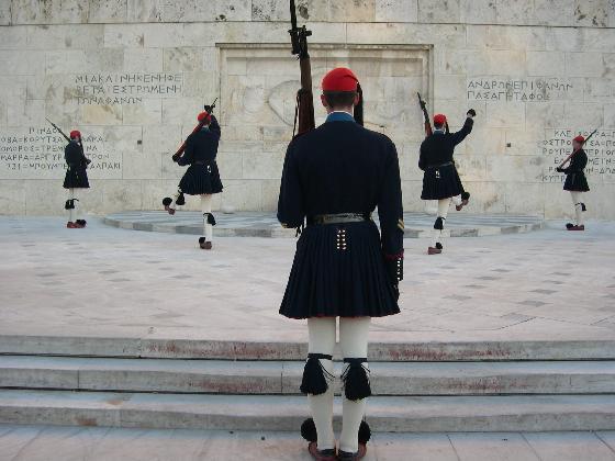 2294426-The_changing_of_the_Guard-Athens.jpg